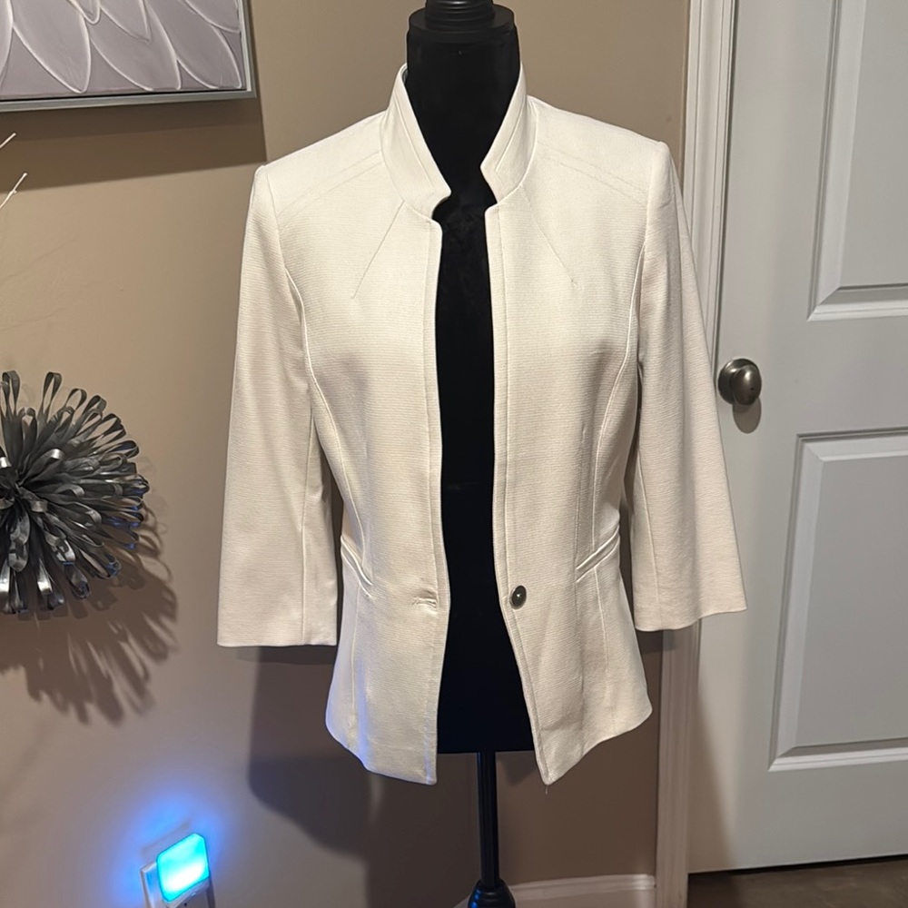 White House Black Market White Tailored Blazer